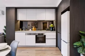 2Bdrm Apt with Lge Terrace near Sthn Cross Station - Image 4