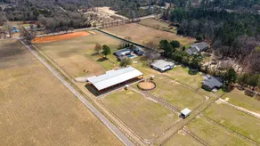 The Bunkhouse located on a horse farm, with pool - Image 2