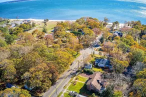 Private Beach, Renovated North Fork Barn, Sleeps 6 - Image 3