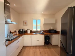 House with pool, ideal for holidays & pro stay. - Image 4
