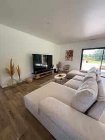 Large family home - Image 3