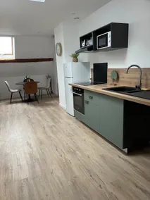Air-conditioned 1-bedroom apartment, 4 people. - Image 3