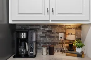 Large Kitchen& King-Bed Retreat Near Ecusta Trail - Image 3