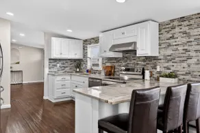 Large Kitchen& King-Bed Retreat Near Ecusta Trail - Image 4