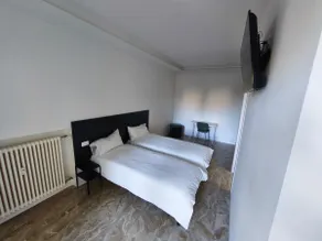 Graceful apt., a short walk from the city center - Image 4