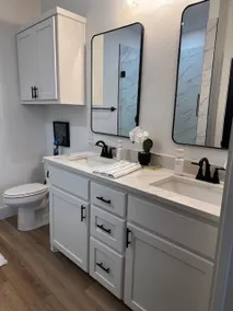 Luxury townhouse centrally located in Mt. Pleasant - Image 5
