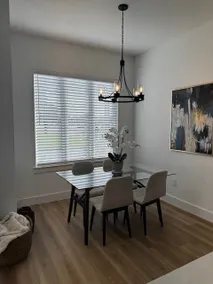 Luxury townhouse centrally located in Mt. Pleasant - Image 4