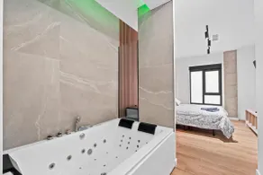 Nébula Rooms AG, Suite 3 - Image 4