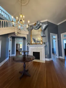 Historic Mansion that sleeps 8; close to SAU - Image 2