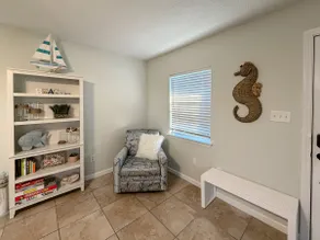 Emerald Cottage Close to Beach - Pet Friendly - Image 3