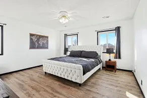Eastside Elegance 4 Bedrooms 3.5 Baths Fenced Yard - Image 5