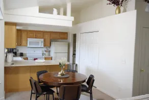 Townhome w/ king size bed, chef's kitchen +chimney - Image 2