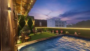 Elysian Penthouse |Rooftop Private Pool|200”Cinema - Image 2