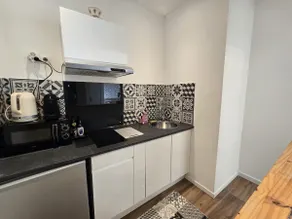 Studio kitchen and bathroom facing Jardin Massey - Image 2