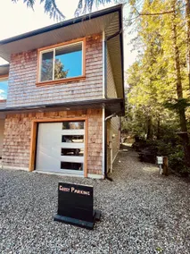 Steller's Jay Suite - 1 Bedroom Suite with Hot Tub - Image 4