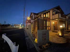 Free parking available (for 2 vehicles) | 3 bedrooms, accommodates up to 11 people | 125 m² private single-family home | Plenty of nearby restaurants - Image 2