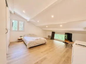 Cozy attic space • Bright and air-conditioned - Image 3