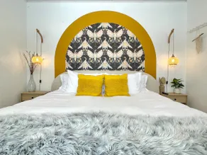 King Bed, Bright Bungalow–Cool, Cozy+Dog Friendly - Image 2