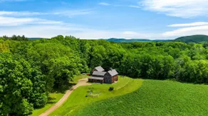 52-acre Berkshires Farmhouse Fire Pit, Outdoor Dining + Trails Copper Kettle Farm by Avantstay - Image 5