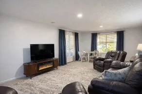 12 miles to Ponca City, Dog Friendly, Kaw Lake - Image 2