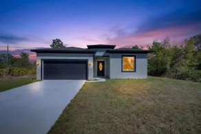 Themed Art House · 4 BR · Mins to Gulf Beaches - Image 2