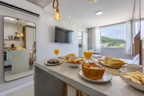 Modern loft with a view of Sugarloaf Mountain - Image 3