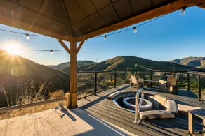 30-Acre Lakeview Retreat - Hot tub, Pool & Sauna - Image 4