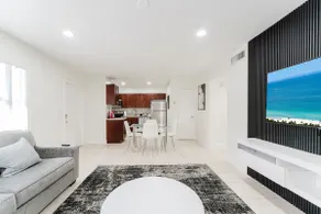 Modern Boca Condo Near FAU - 2 KING BR, Pool - Image 2