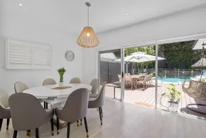 Poolside 3BR Coastal Retreat in Avalon Beach - Image 4