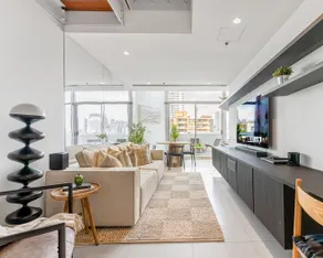 Harbour Bridge View 1BR | Free Parking | Near CBD - Image 2