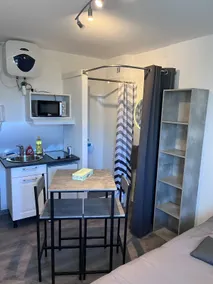 Equipped studio close to the train station and the city center - Image 2