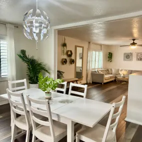 Cozy 3 BD Apt 3 miles from the beach •Pool• 124 - Image 3