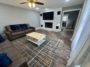 Newly remodeled 4 bed 3 bath close to Columbia! - Image 2