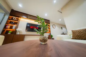 Apartment with a bedroom, a living room and a very special large kitchen - Image 5