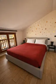 Maison Rouge - Red Apartment in Valle D'Aosta - Image 2