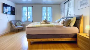 The centrally located accommodation with charm. - Image 2