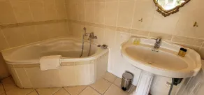 Suite 4, Ana Karina - Image 4