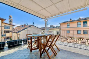 Top floor with terrace and lake-view solarium - Image 2