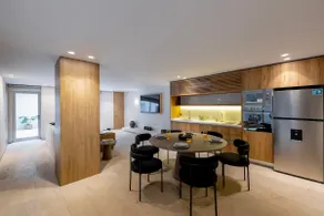 Reforma | Two Patios, Room for Six - Image 4