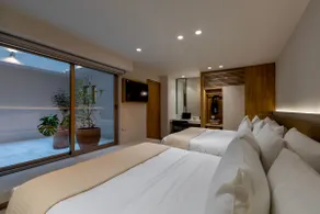 Reforma | Two Patios, Room for Six - Image 2