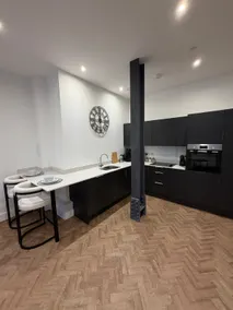 Luxury Modern Apartment in Central Chelmsford - Image 5