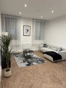 Luxury Modern Apartment in Central Chelmsford - Image 3