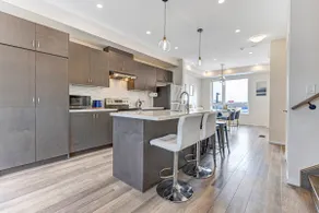 Family-Friendly Richmond Hill Home • Pet • Parking - Image 2
