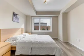 Family-Friendly Richmond Hill Home • Pet • Parking - Image 4