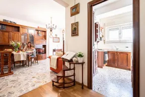 Bright Apartment 2 Min from Metro Station - Image 3