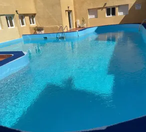 4-person apartment with pool and sea - Image 2
