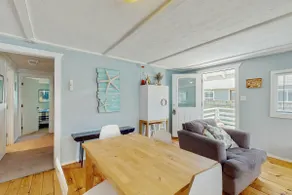 2 BR home walking distance to beach, dog friendly - Image 3