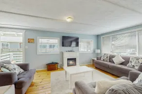 2 BR home walking distance to beach, dog friendly - Image 2