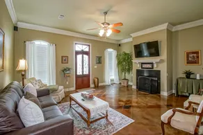 Southern Elegance Sleeps 6 Garage +Patio+Generator - Image 2