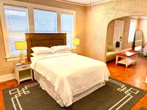 Spacious! Comfy! Farmhouse Suite C - Image 3